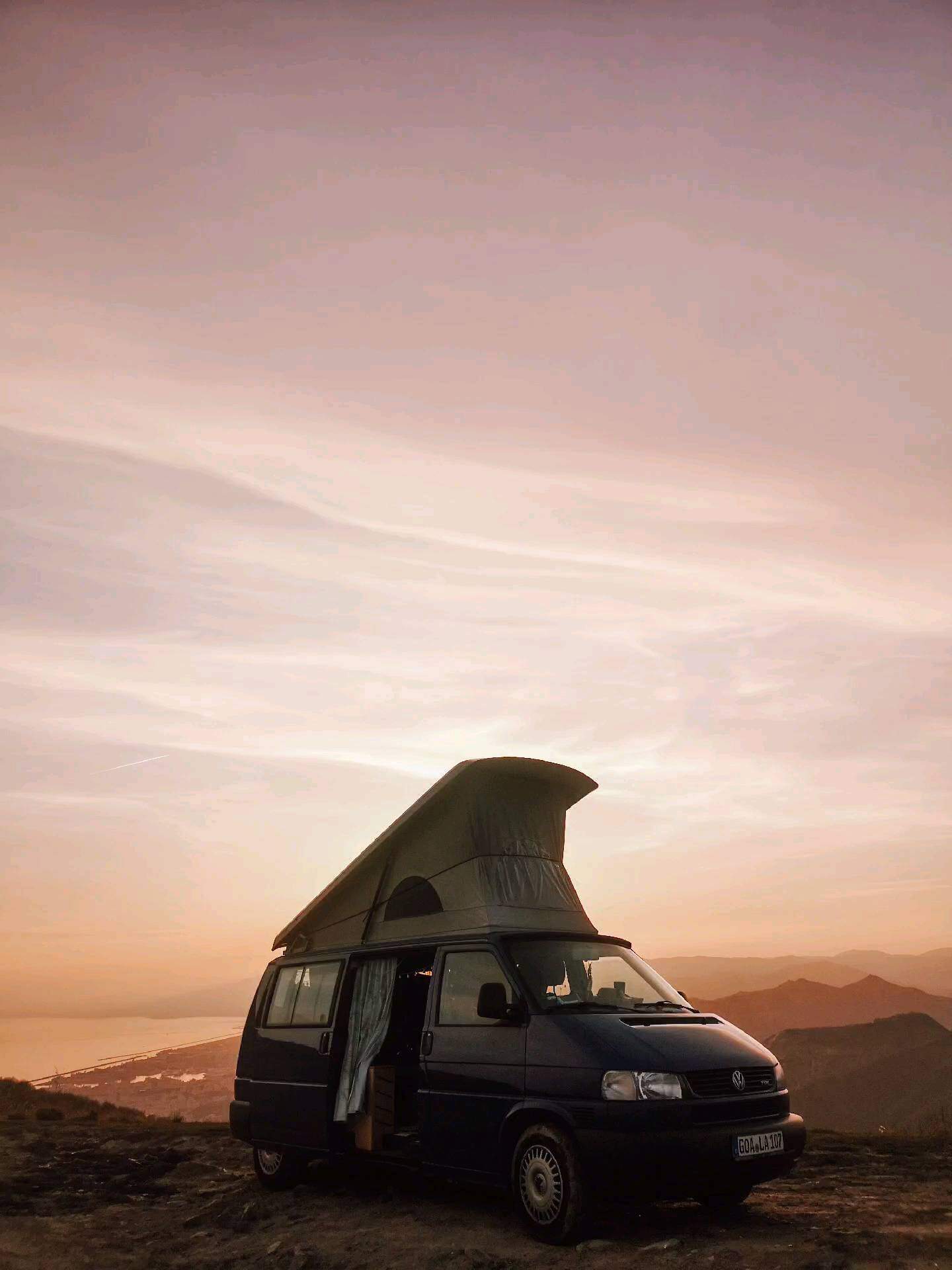 Lieblings-Stellplätze 2022

Hier gibt's einen kleinen Rückblick auf die schönsten Plätze in 2022. 
Wir haben in Deutschland, Italien, der Schweiz, Belgien, England und Schottland übernachtet. Schön wars!

Ist für euch schon Zeit, auf das Jahr zurück zu blicken, oder seid ihr noch voll in Action? 
.
.
.
#bullikinder #t4 #t4caravelle #t4camper #vwbus #bulli #freistehen #reisenmitkindern #stellplatzgoals #stellplatzliebe #stellplätze #urlaubmitkindern #reiseblog #travelblog #campervanlove #campervan #Aufstelldach #autarkcamping #jahresrückblick #2022