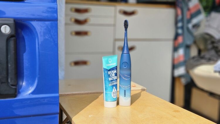 Happybrush EcoVibe 3 Schallzahnbürste mit Brush for Water Zahnpasta im Camper – Testbericht Camping & Vanlife