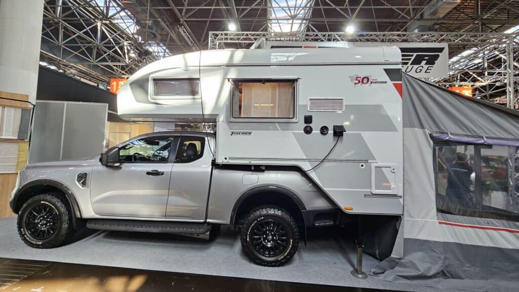 Pickup Camper kaufen: Tischer Wohnkabine auf Ford Ranger auf dem Caravan Salon Düsseldorf